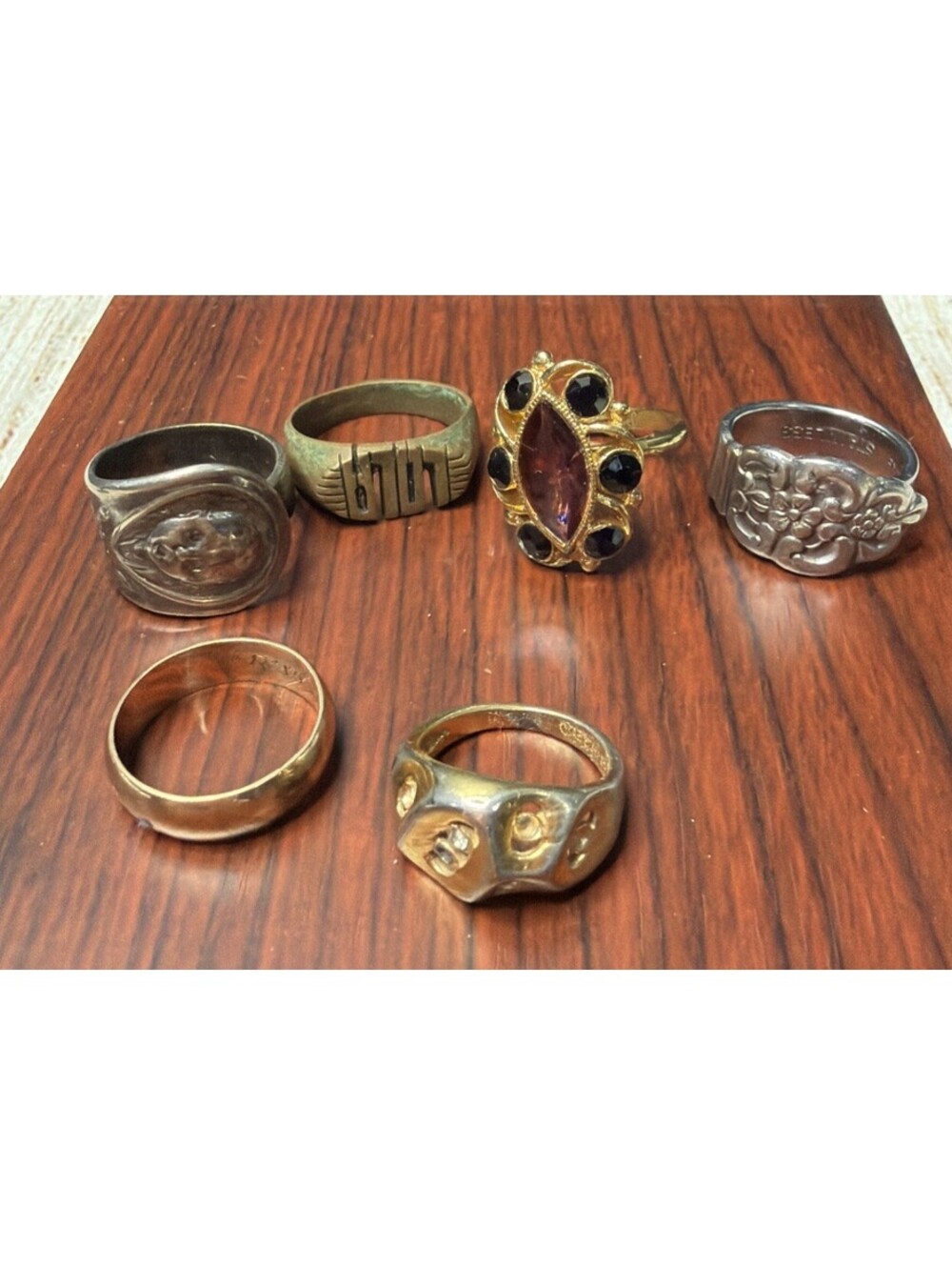 Vintage A Lot Of Assorted Rings Gold Toned Silver Toned Gemstones